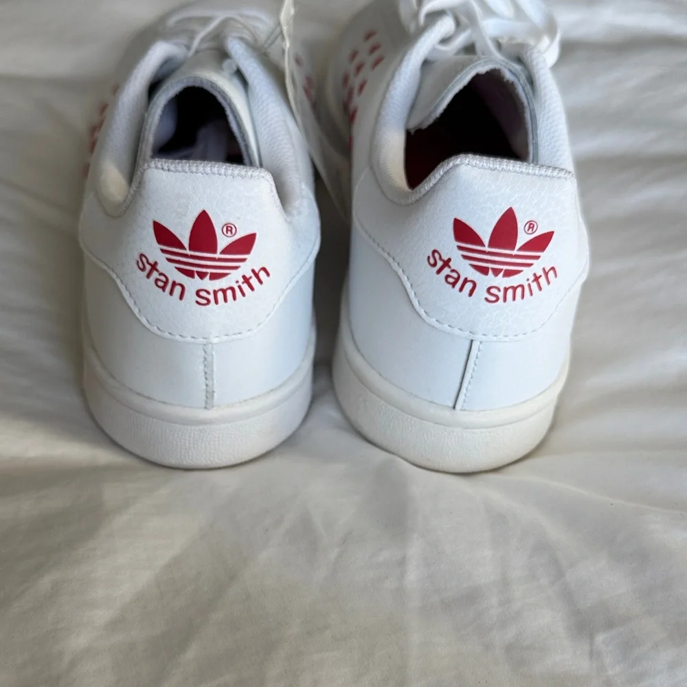 Stan smith with Red Heart Accents - Picture 6 of 7
